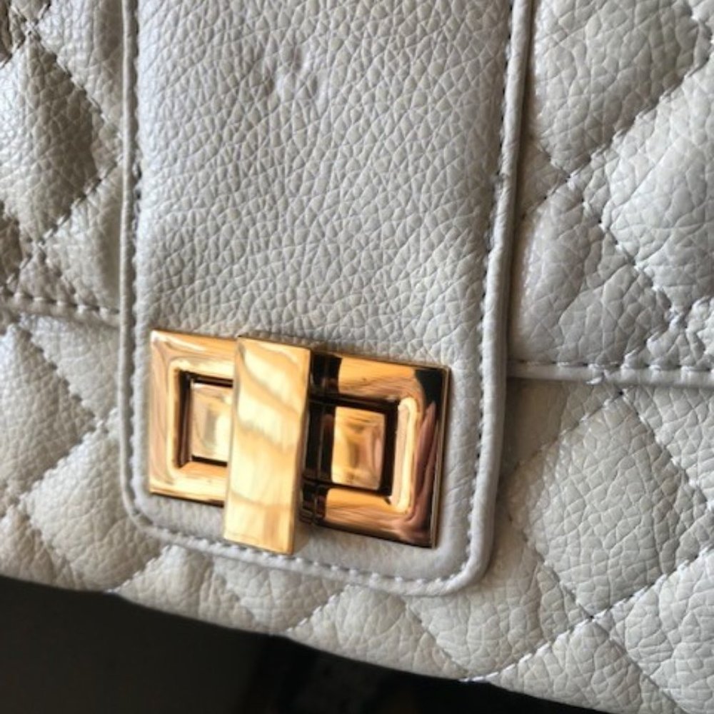 Pearl White Evening Clutch - Chain not included!!! - Aldo - Picture 4 of 6